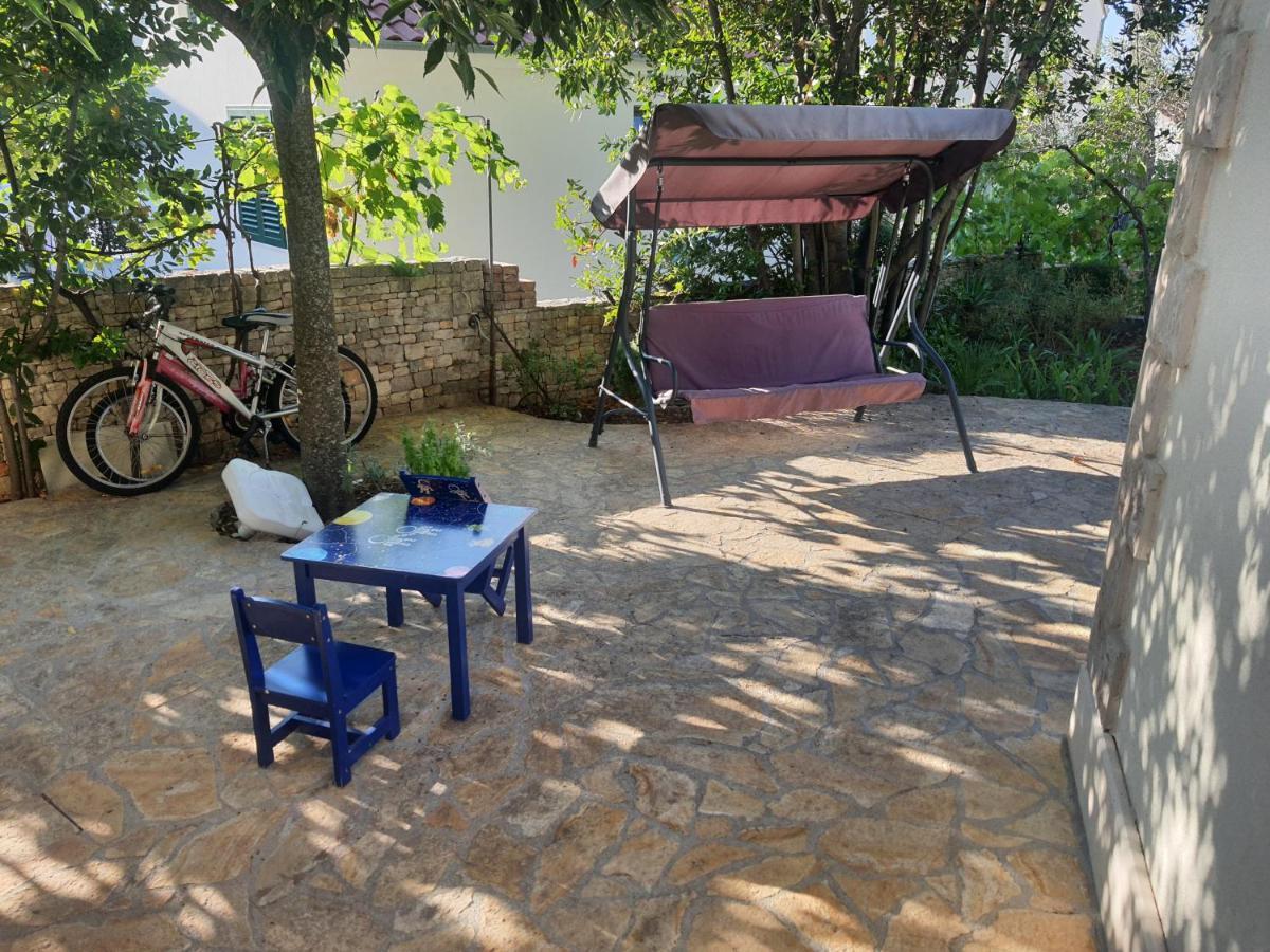 Ferienwohnung Apartman Sutivan Exterior foto